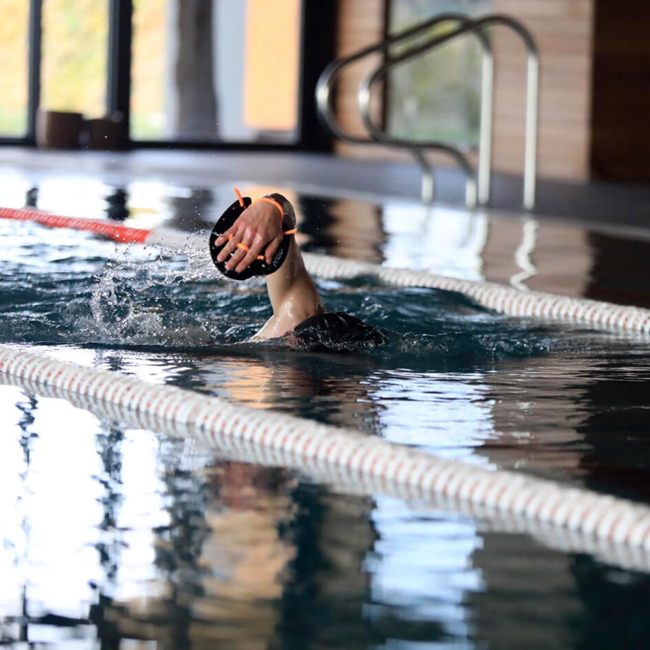 Nuota con l’istruttore degli istruttori